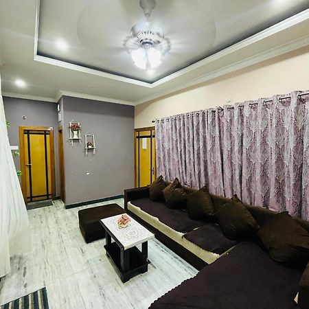 The Q3 Inn Guwahati Luaran gambar