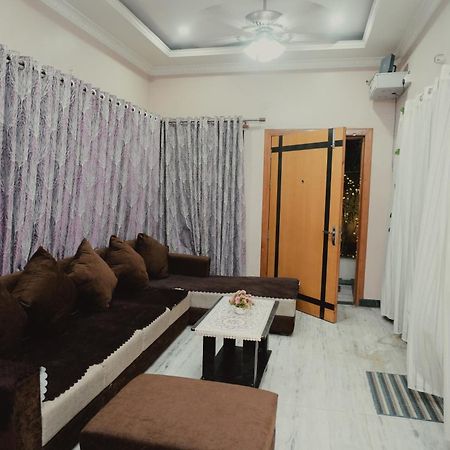 The Q3 Inn Guwahati Luaran gambar
