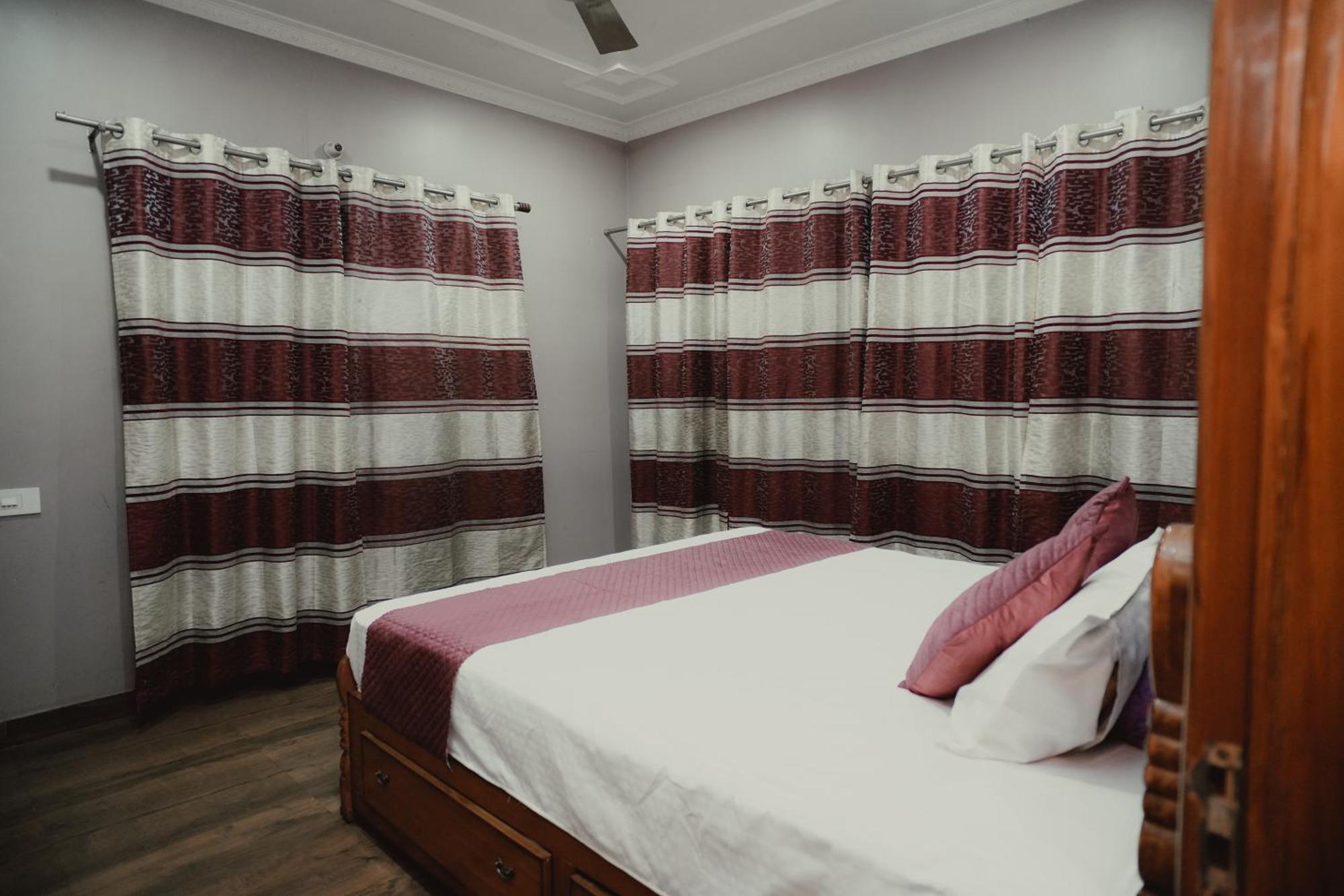 The Q3 Inn Guwahati Luaran gambar