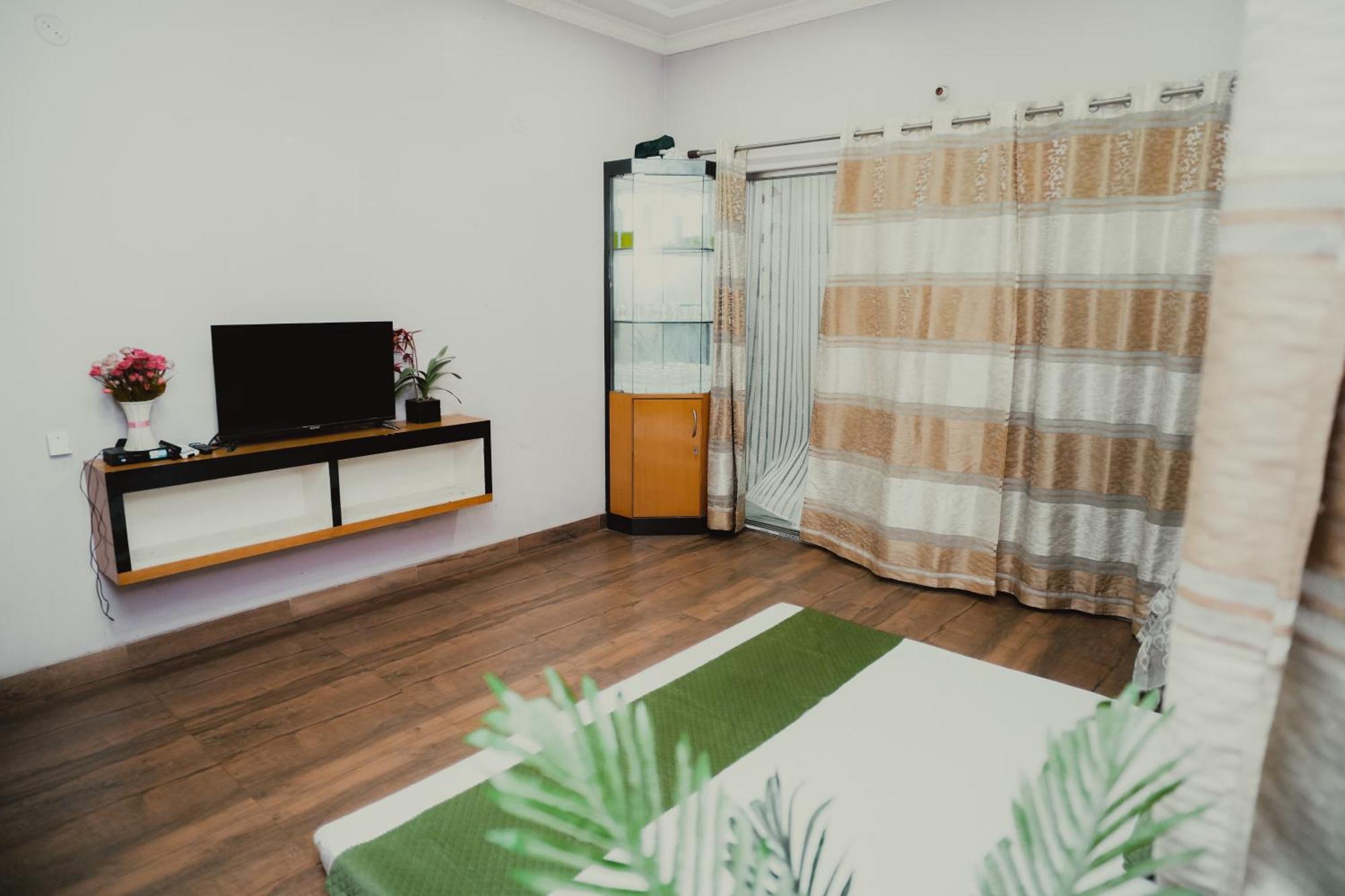 The Q3 Inn Guwahati Luaran gambar